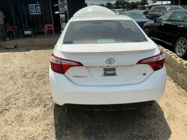 Toyota Corolla 2015 model