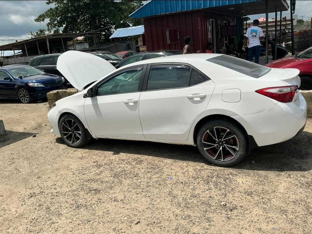 Toyota Corolla 2015 model — photo 2