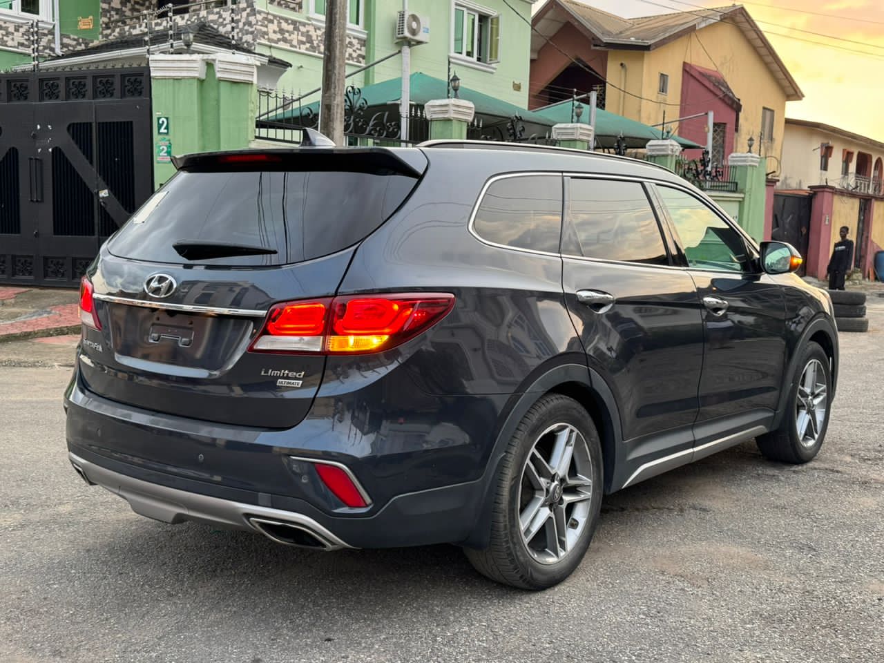 2017 Hyundai Santa FE Limited (ULTIMATE) — photo 4