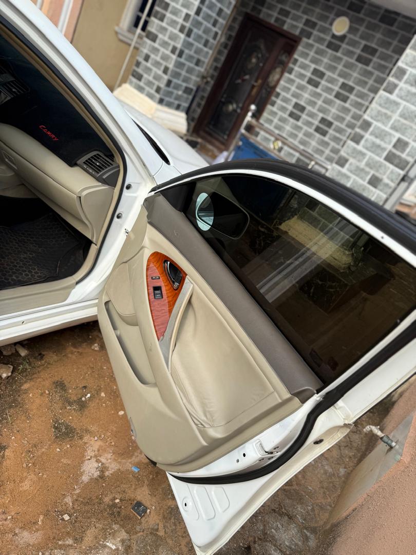 Nigeria Used Toyota Camry — photo 7