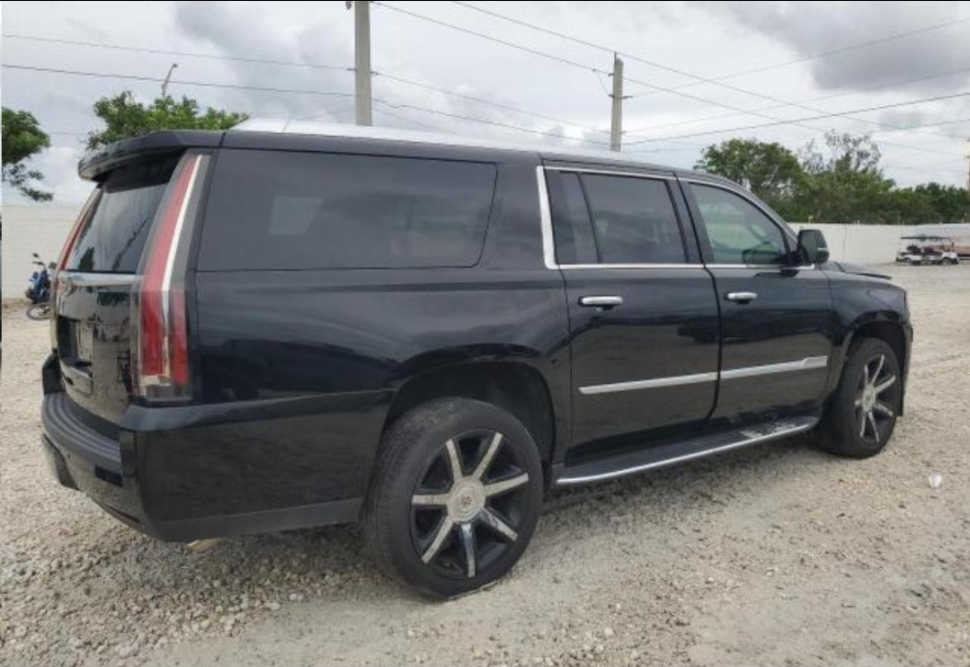 19/20 Cadillac Escalade — photo 5