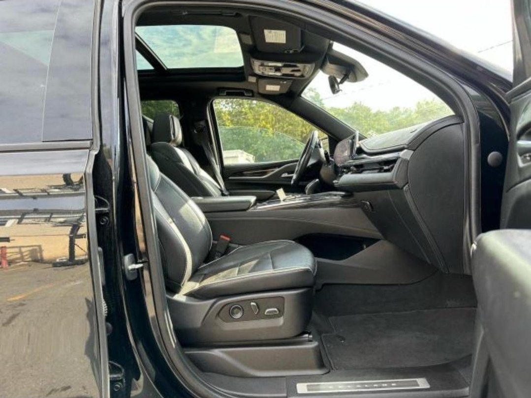 2021 Cadillac Escalade — photo 8