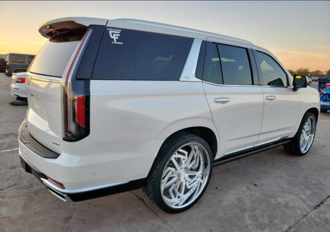 2021  Cadillac Escalade — photo 4
