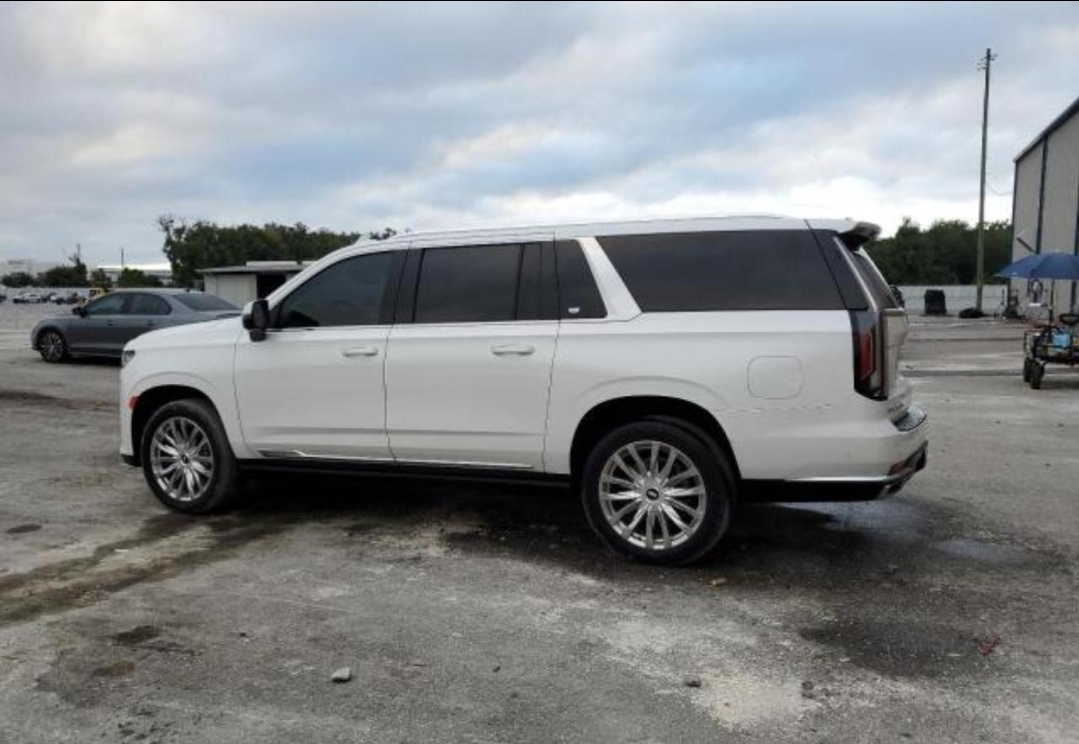 2021  Cadillac Escalade — photo 4