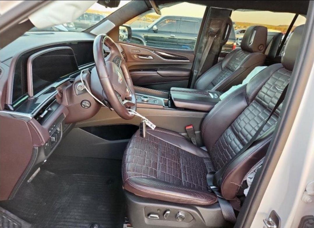 2021  Cadillac Escalade — photo 6