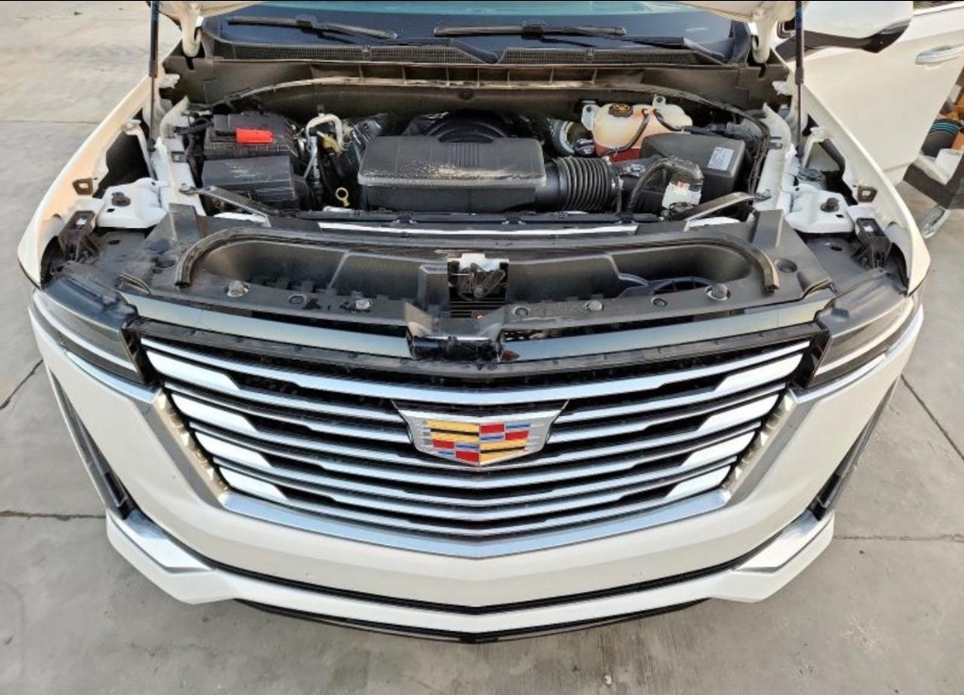 2021  Cadillac Escalade — photo 10