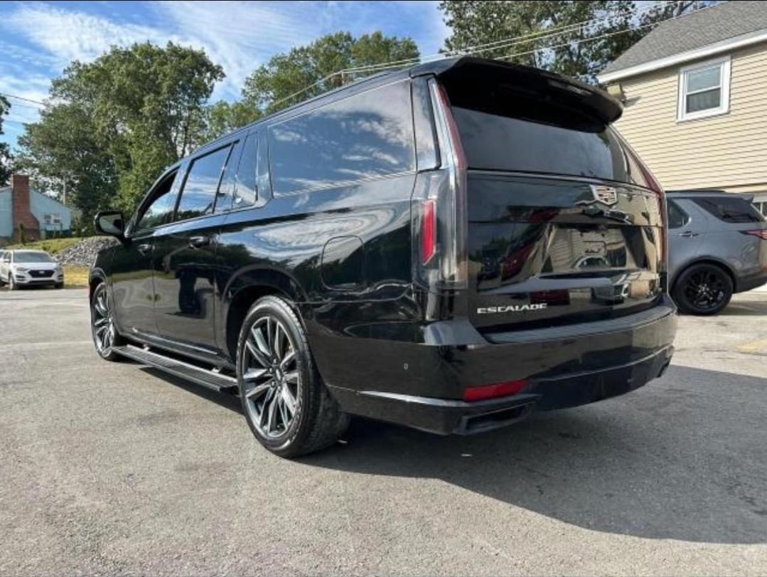 2021 Cadillac Escalade — photo 4