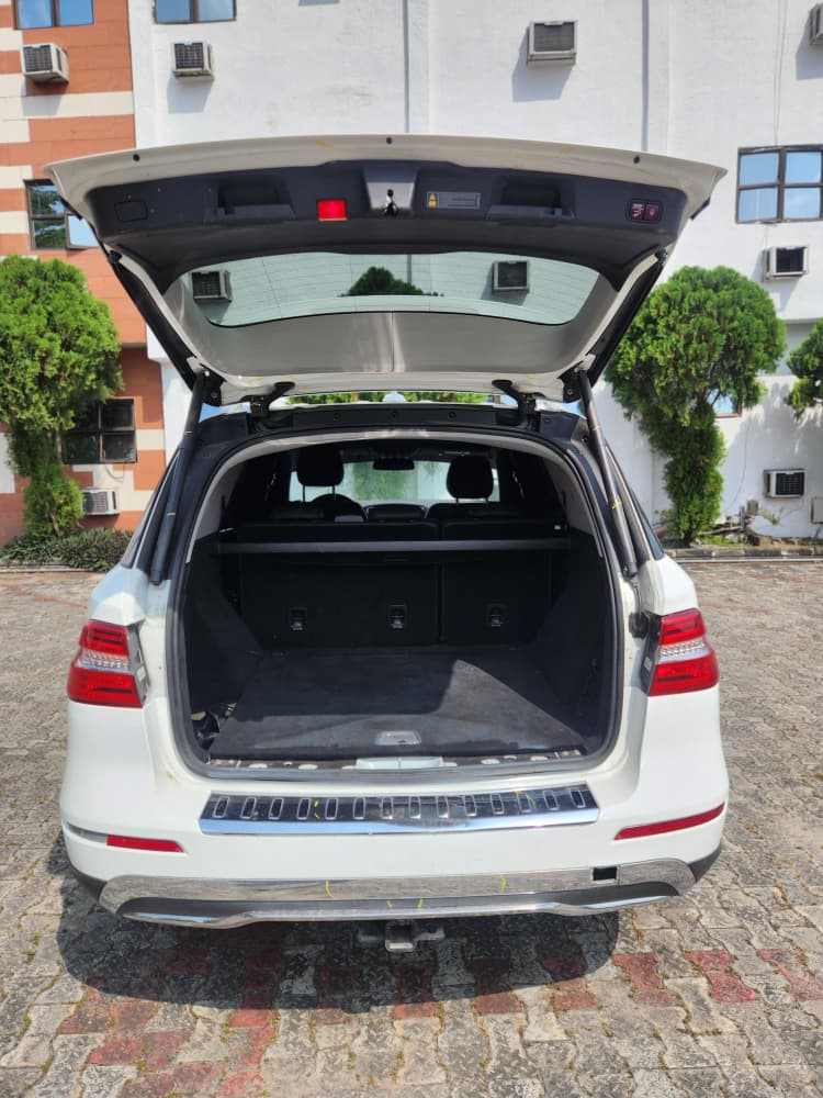 2015 ML350 Premium, very clean and neat — photo 12