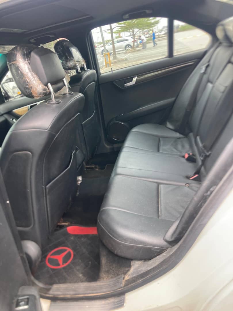 2008 Mercedes-Benz C300 — photo 3