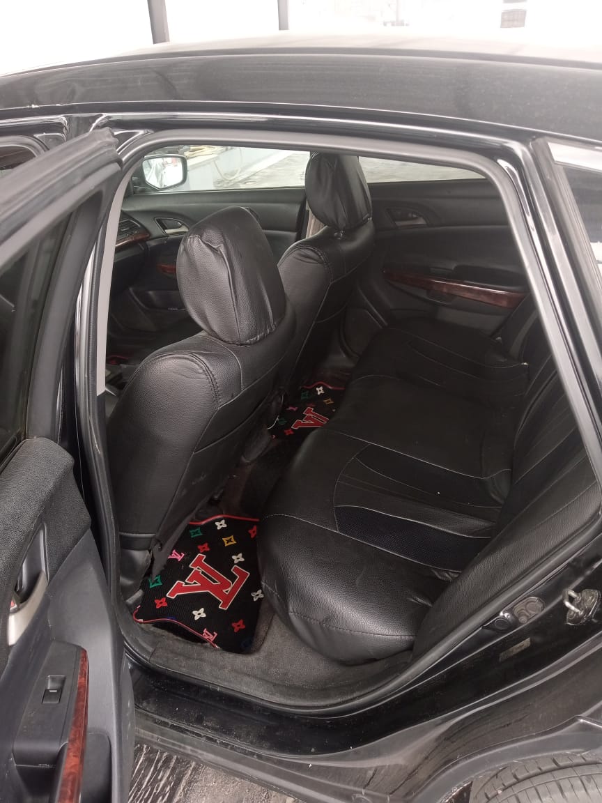 2012 Honda Crosstour Black — photo 5