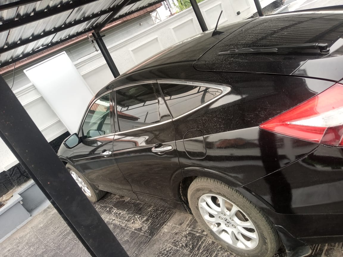 2012 Honda Crosstour Black — photo 3
