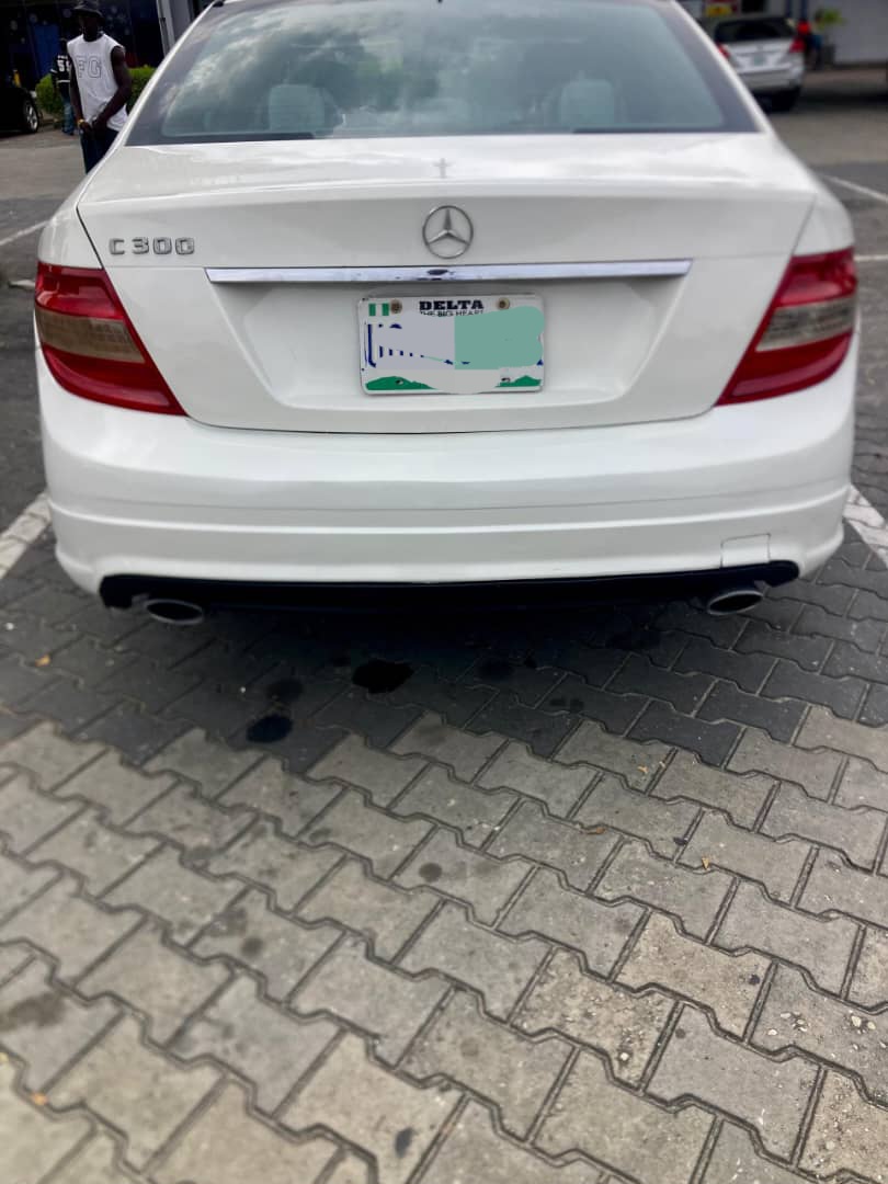 2008 Mercedes-Benz C300 — photo 2