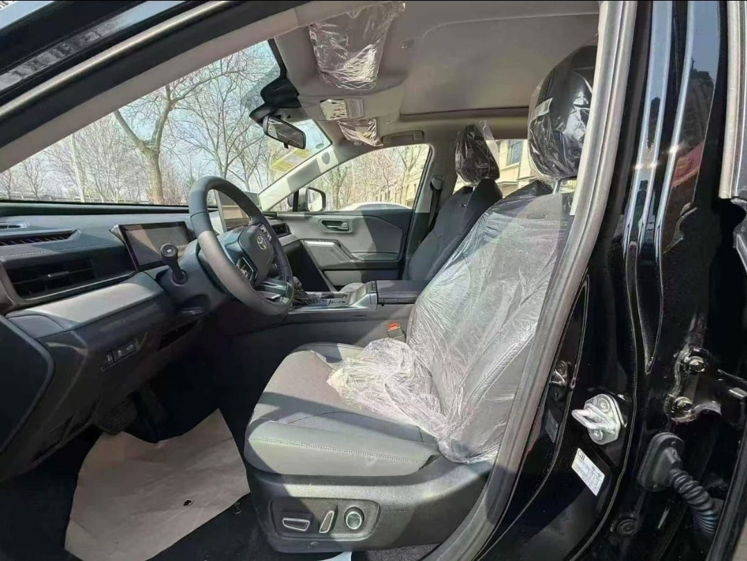2026 Toyota Rav4 (Pre-Order) — photo 7