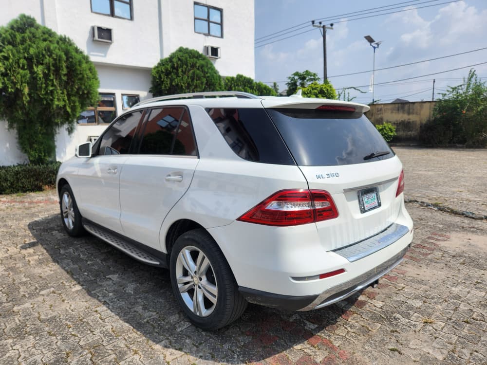 2015 ML350 Premium, very clean and neat — photo 8