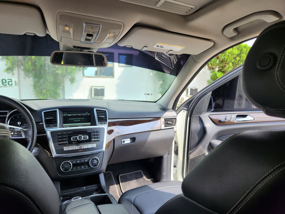 2015 ML350 Premium, very clean and neat — photo 4