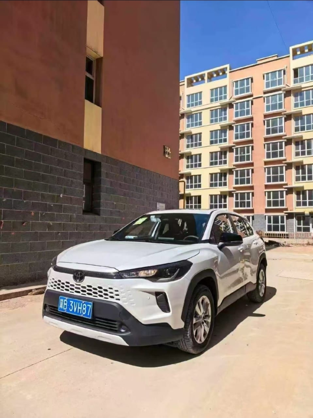2025 Toyota Corolla Cross (Pre-Order) — photo 2