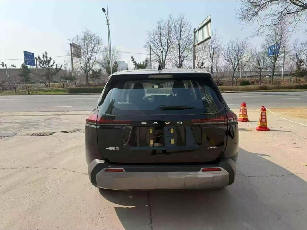 2026 Toyota Rav4 (Pre-Order) — photo 2