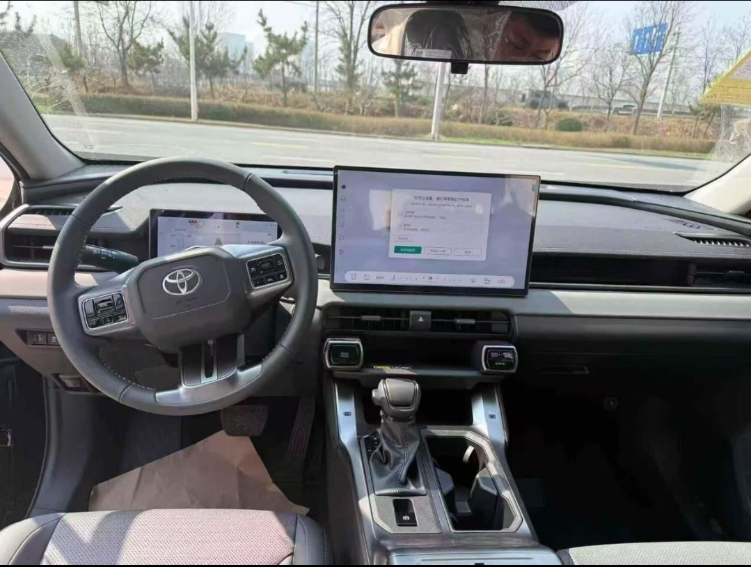 2026 Toyota Rav4 (Pre-Order) — photo 8