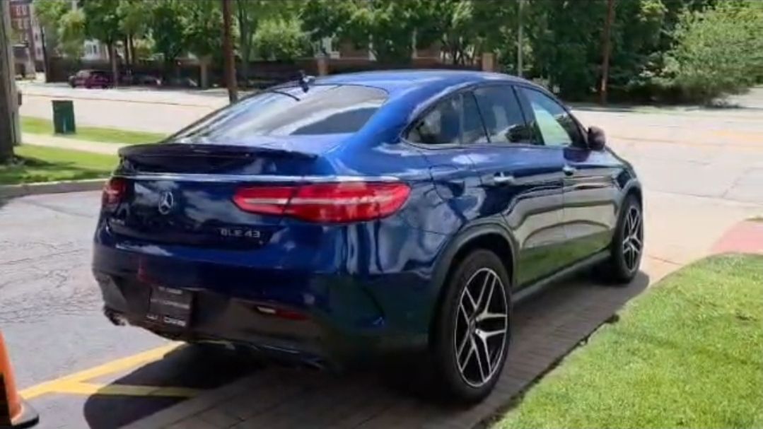 2017 Mercedes-Benz AMG GLE 43 — photo 1