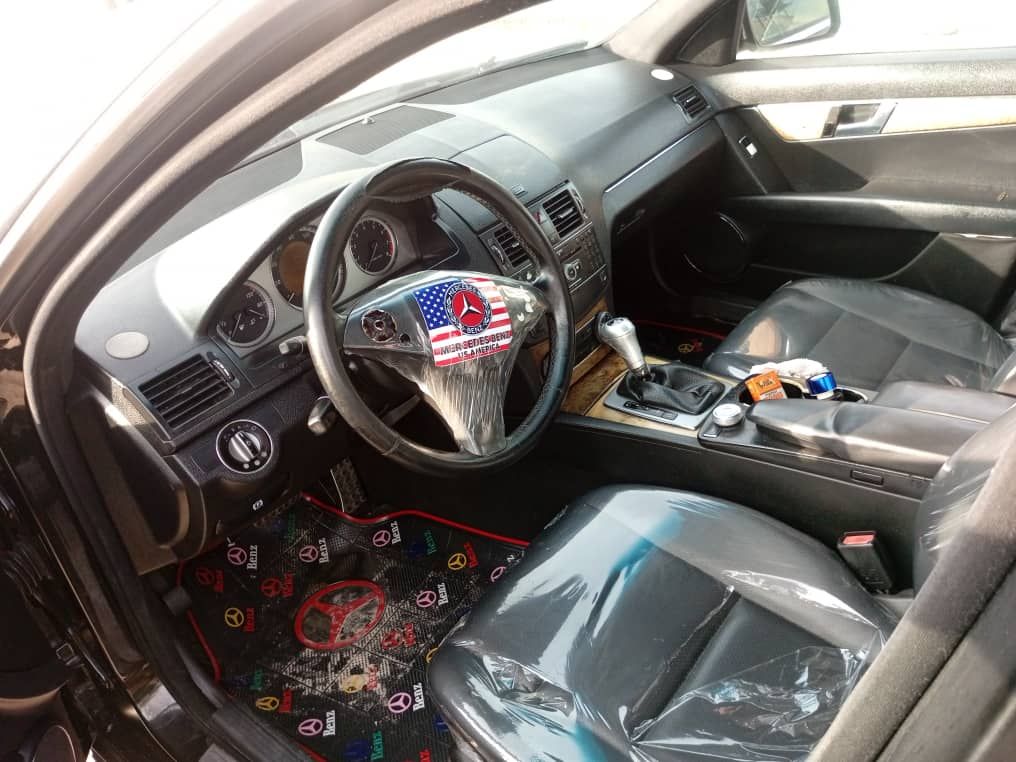 2009 Mercedes-Benz C350 — photo 3