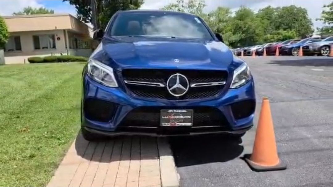 2017 Mercedes-Benz AMG GLE 43 — photo 3