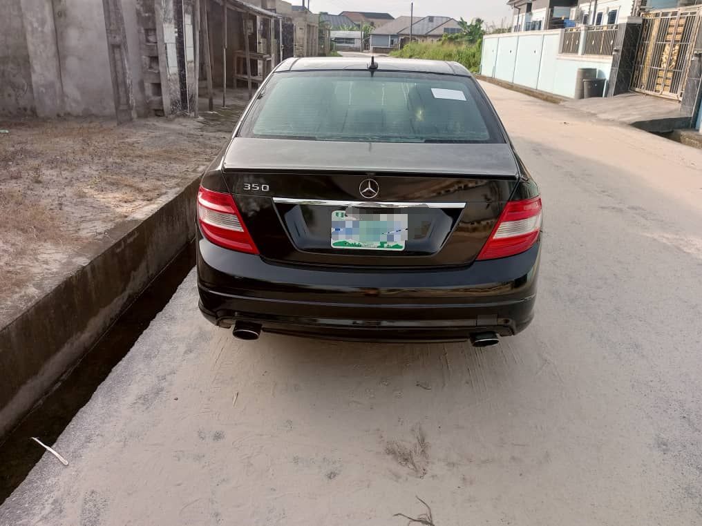 2009 Mercedes-Benz C350 — photo 2