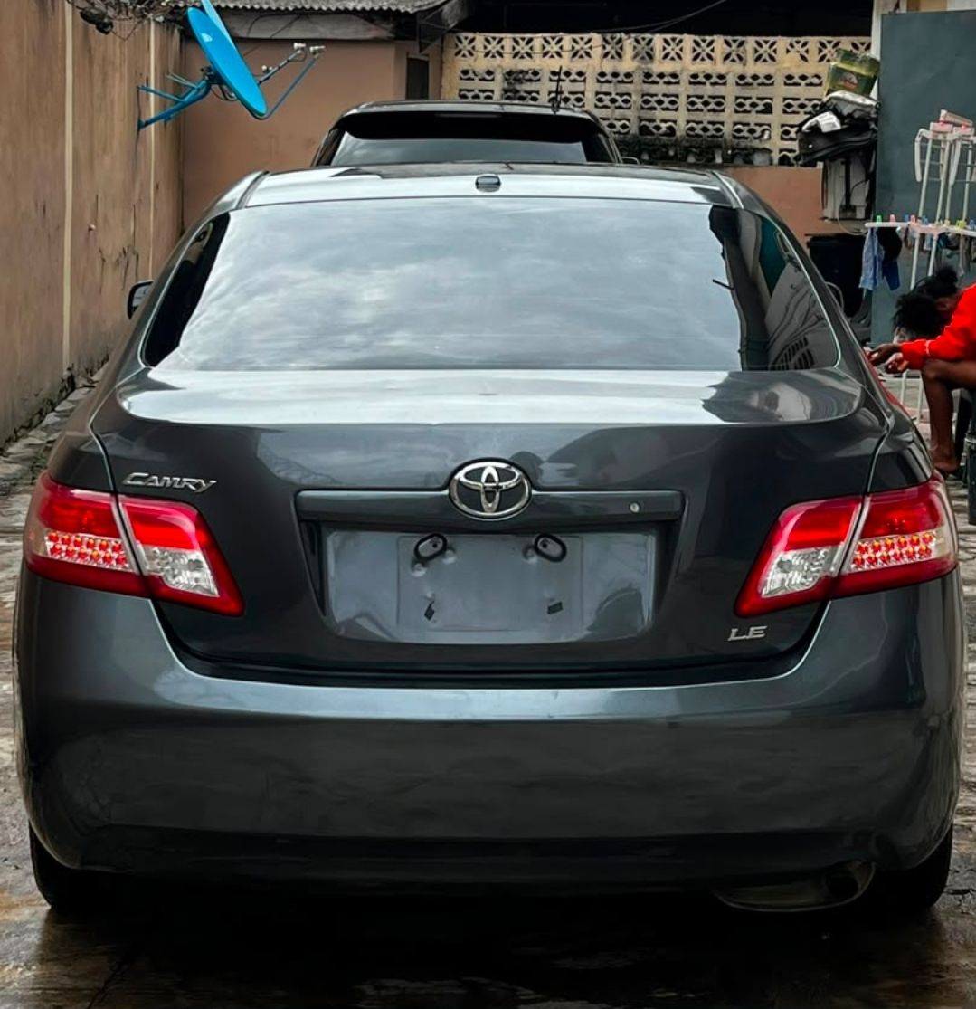 2011 Toyota Camry (Full Option) — photo 4