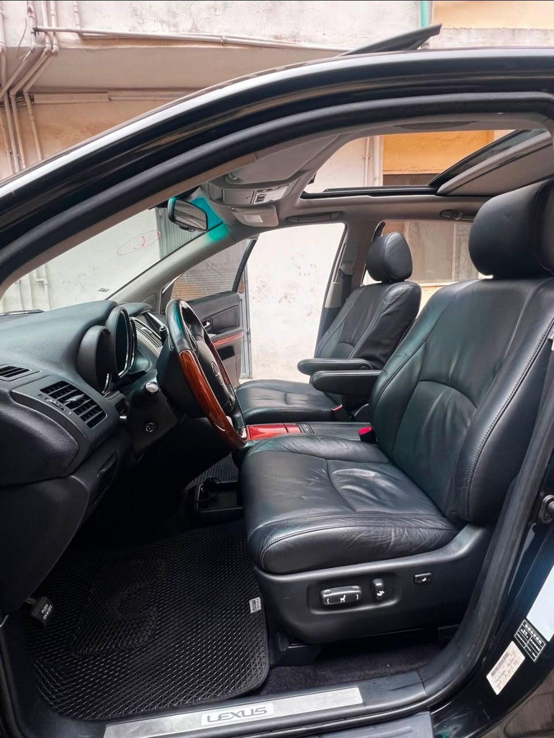 2009 Lexus RX350 — photo 5