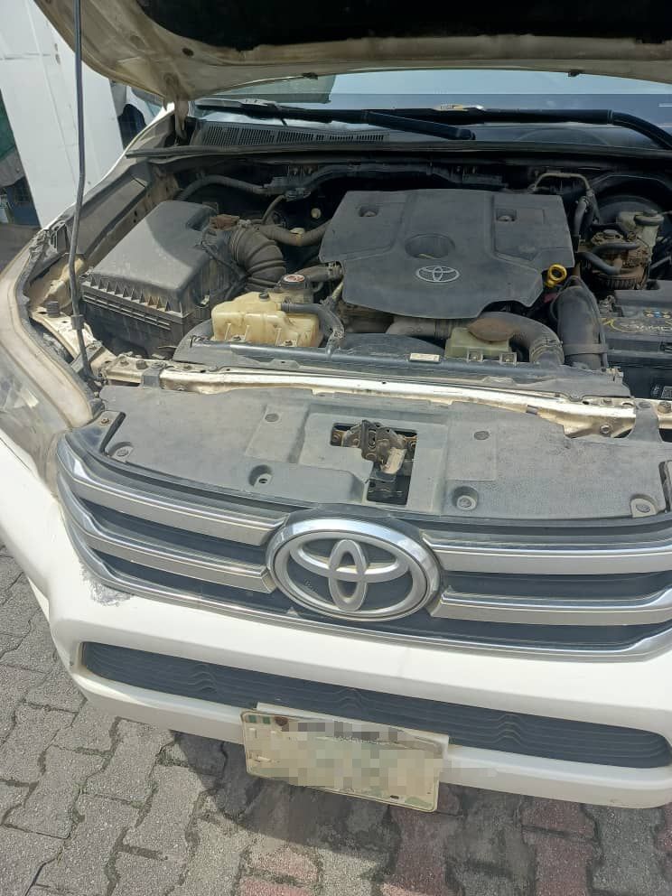 2015 Toyota Hilux — photo 3