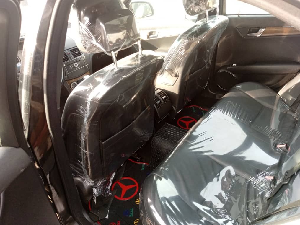 2009 Mercedes-Benz C350 — photo 6