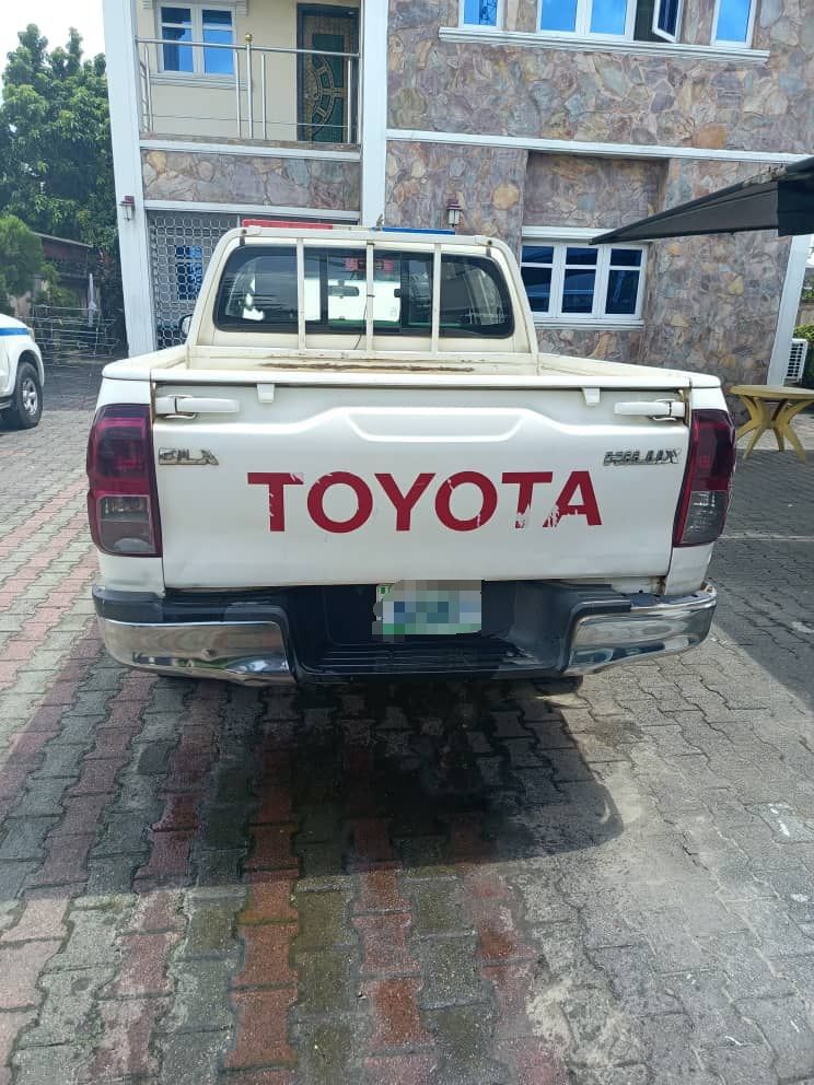 2015 Toyota Hilux — photo 2