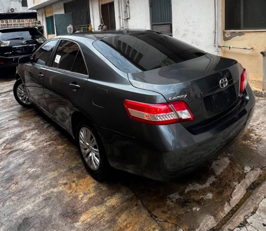 2011 Toyota Camry (Full Option) — photo 3