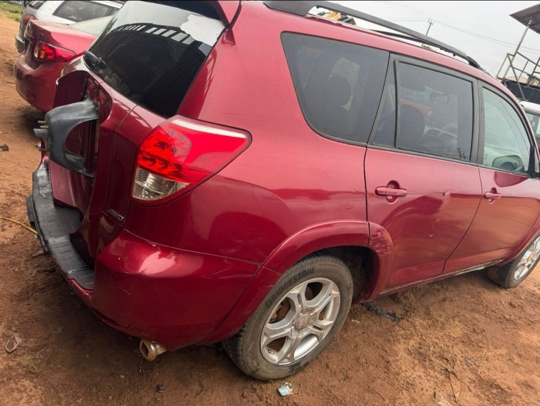 2008 Toyota RAV4 — photo 2