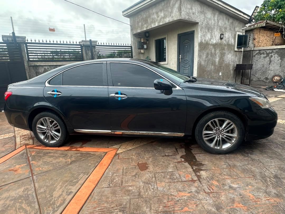 2009 Lexus ES350 — photo 2
