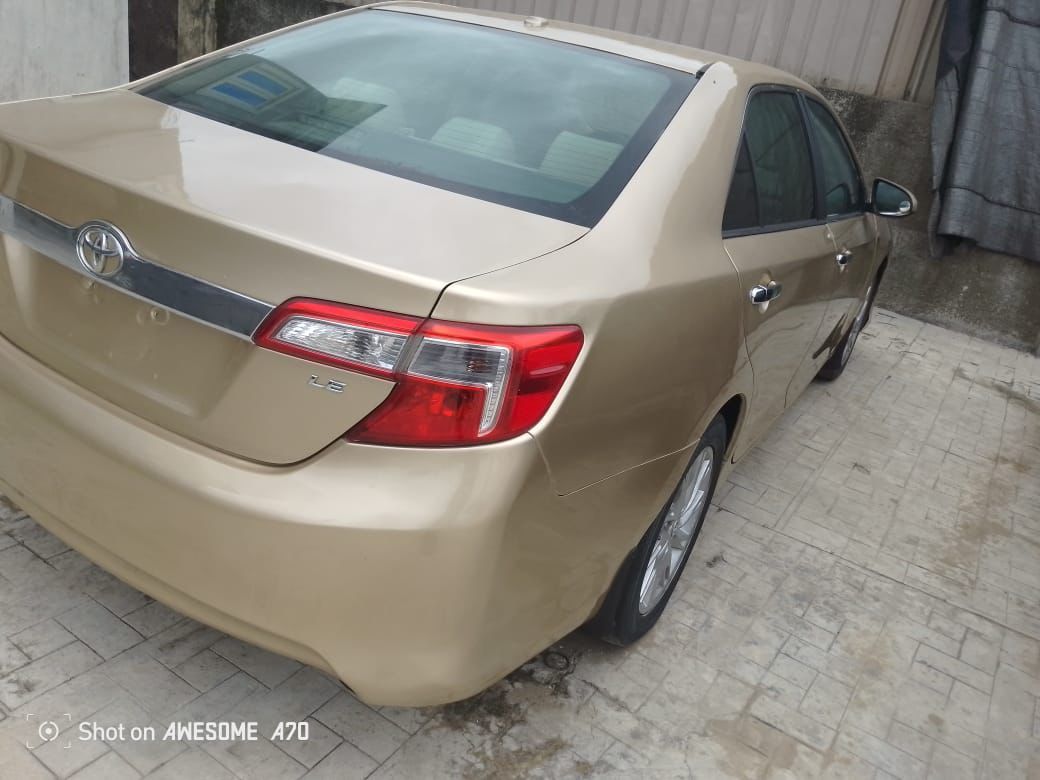 2014 Toyota Camry — photo 1