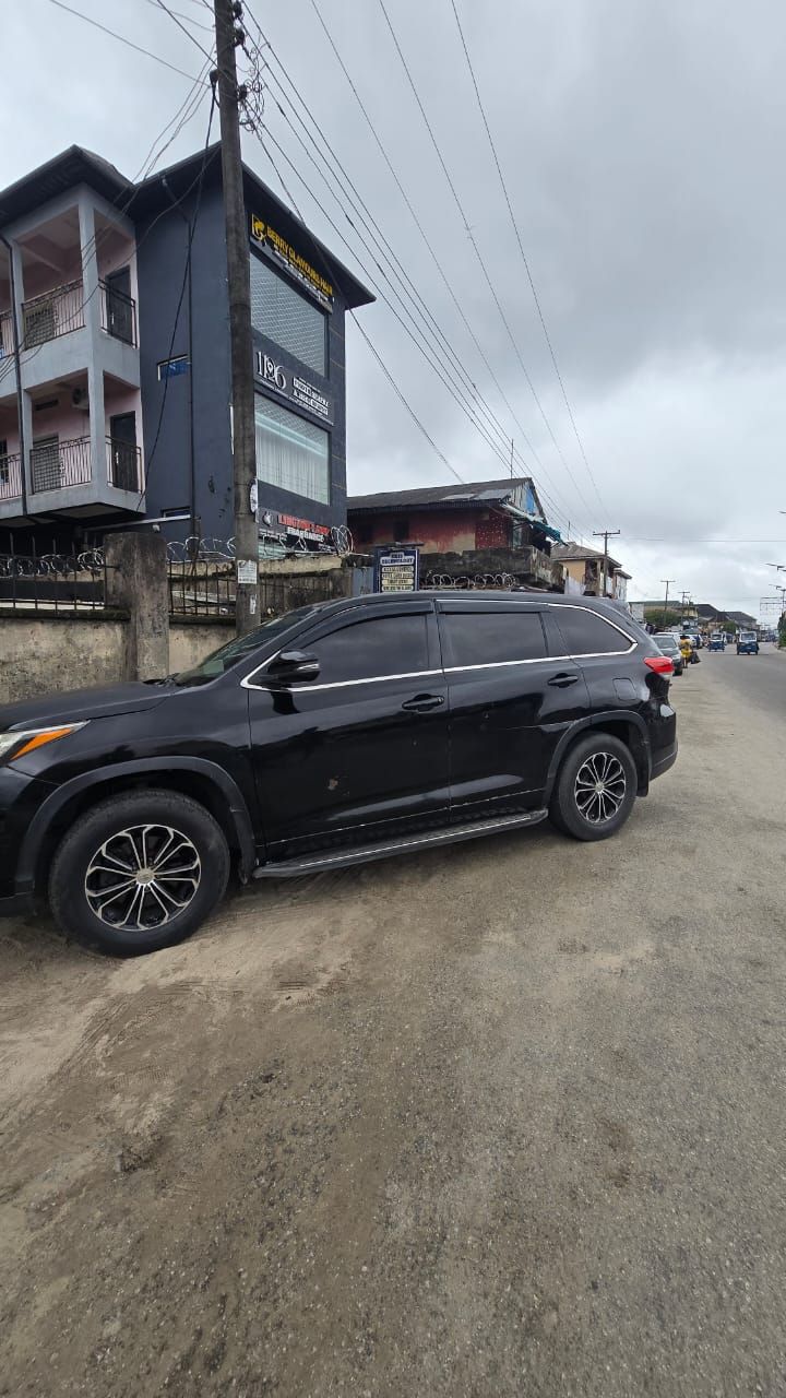 2017 Toyota Highlander — photo 7