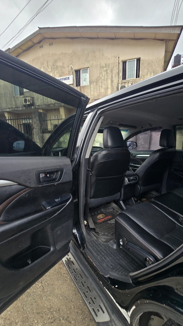 2017 Toyota Highlander — photo 3