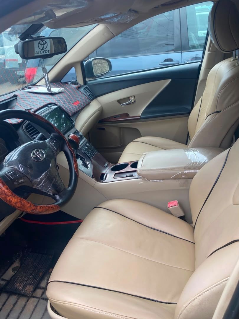2010 Toyota Venza — photo 4