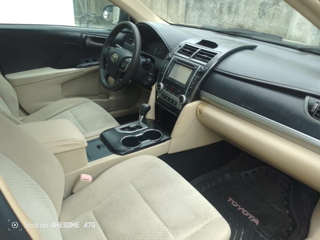 2014 Toyota Camry — photo 3