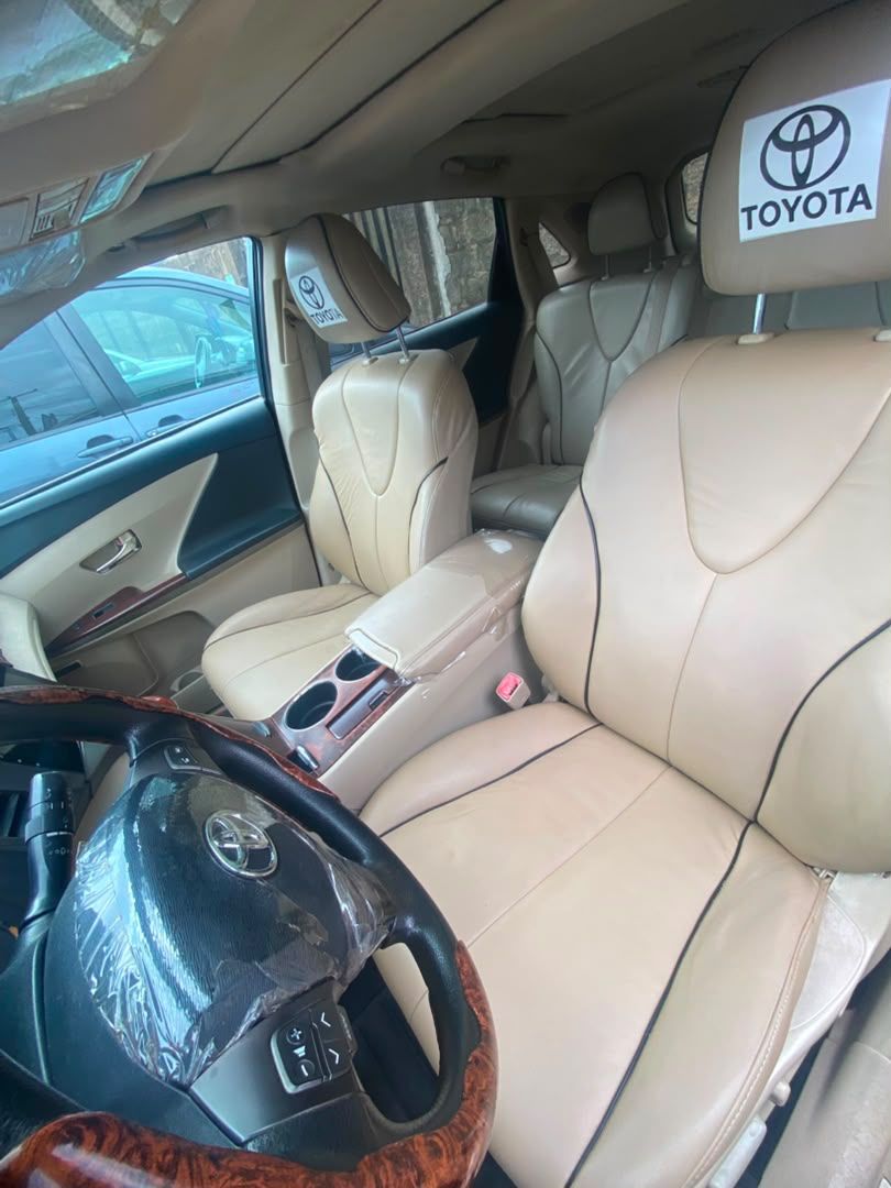 2010 Toyota Venza — photo 3