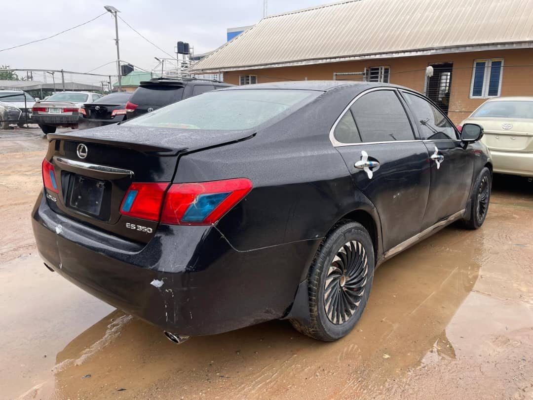 2009 Lexus ES350 — photo 2