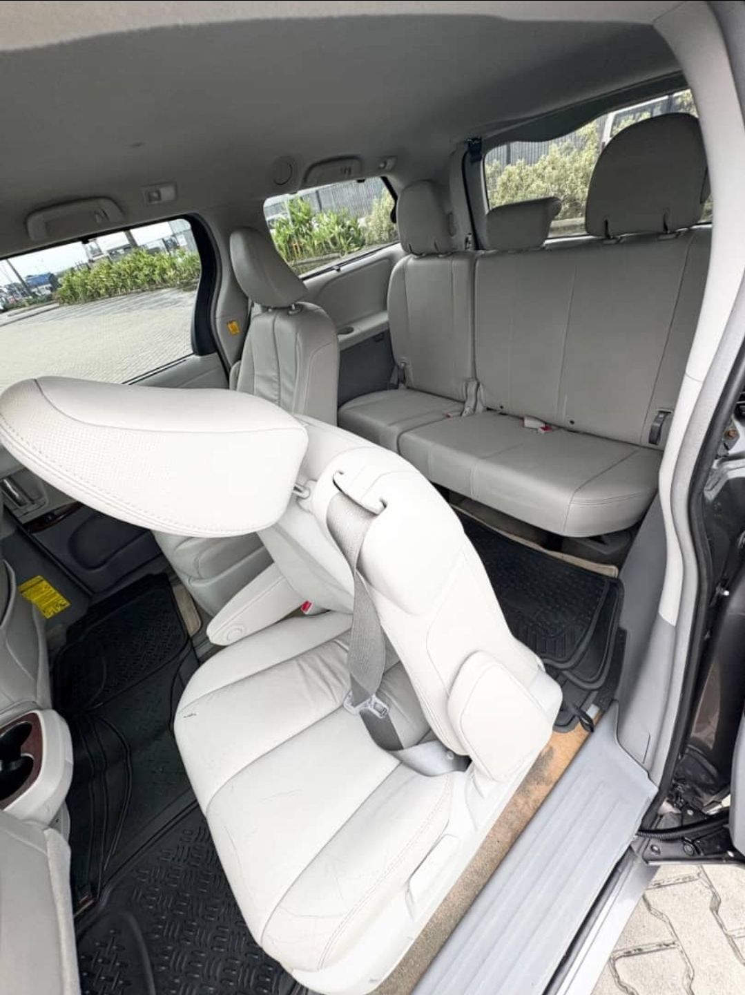 2013 Toyota Seinna — photo 3