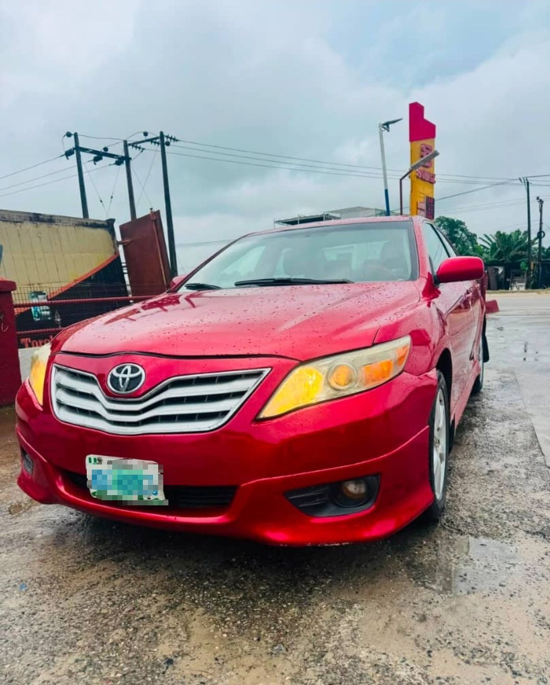 2011 Toyota Camry — photo 2
