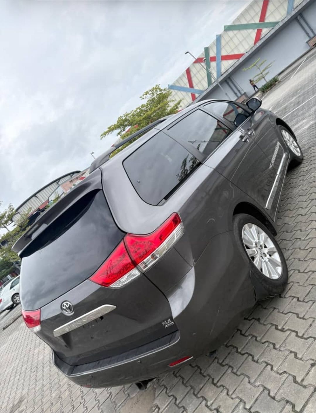 2013 Toyota Seinna — photo 6