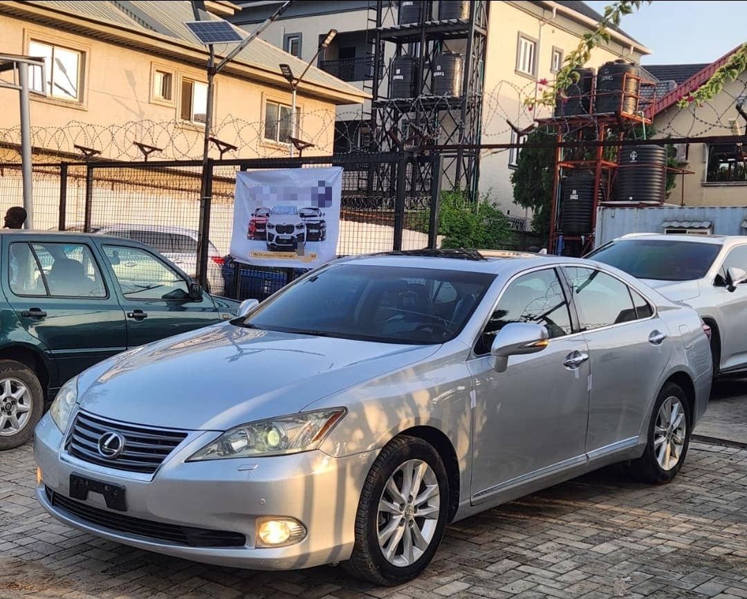 2012 Lexus ES350 — photo 1