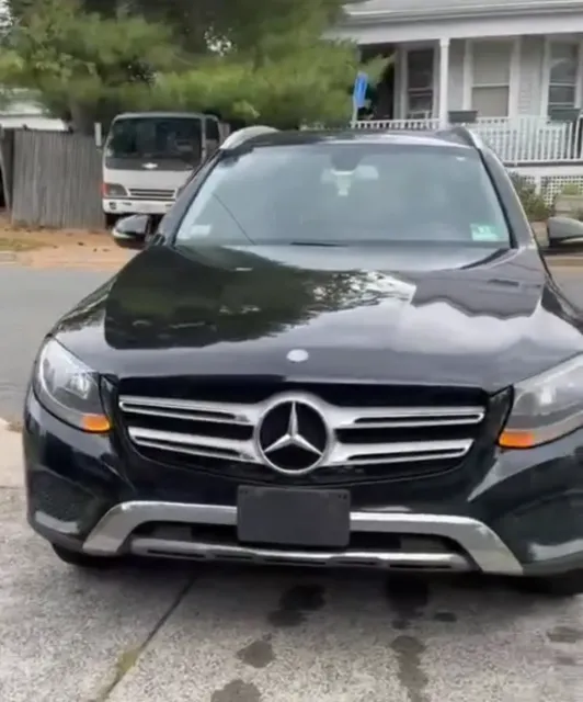Mercedes-Benz GLC 300 (Pre-Order)